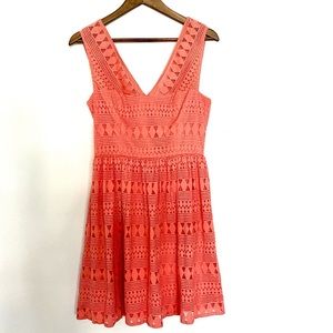 BCBGMAXAZRIA LACE DRESS V NECK